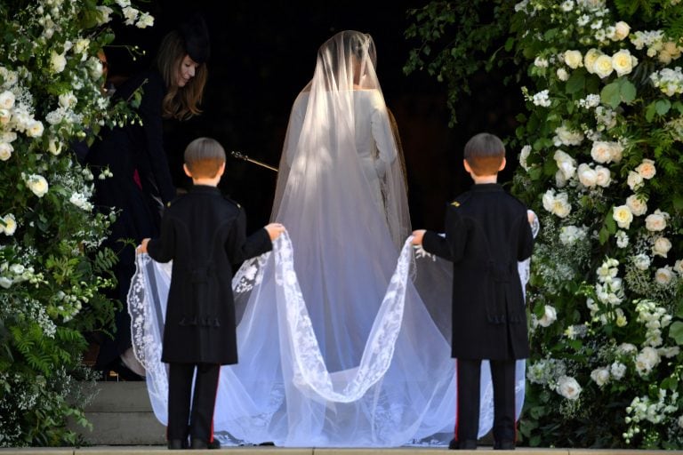 La diseñadora británica Clare Waight Keller, actual directora creativa de Givenchy, fue la encargada del vestido.