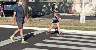 Caminatas recreativas en la Costanera de Posadas este domingo 17 de mayo. (MisionesOnline)