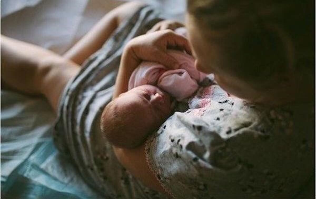 Cada vez son más las mujeres que eligen parir en sus casas: cuáles son los beneficios y los riesgos de esta práctica