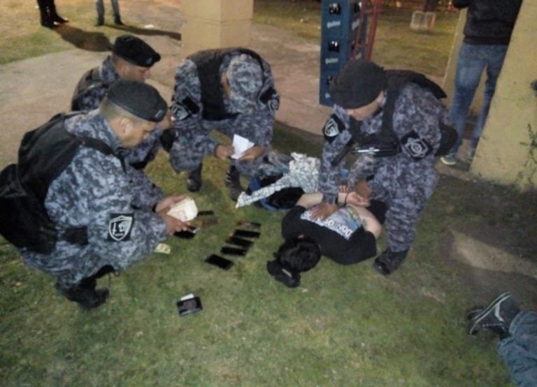 Dos cordobeses fueron detenidos por robar celulares durante el Taragüí Rock 2018. (Foto: El Litoral)