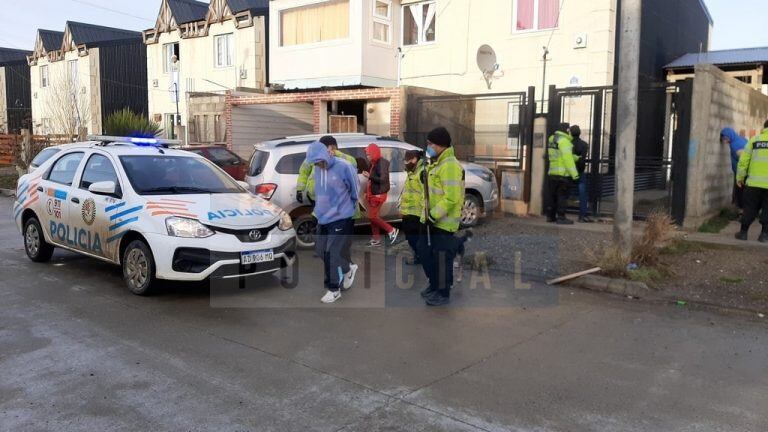 El robo de un celular terminó con nueve detenidos en Río Grande (Foto: Resumen Polcial)