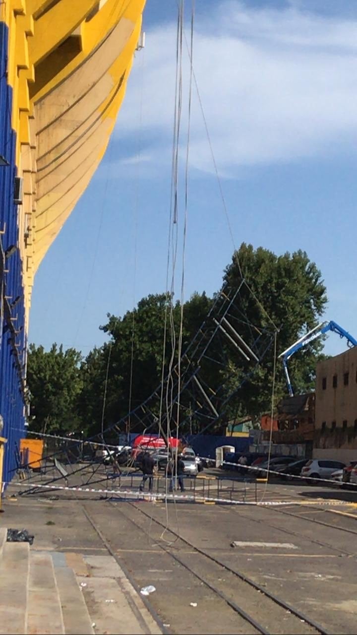 Caida de un trabajador en la Bombonera (twitter:sachallorian)