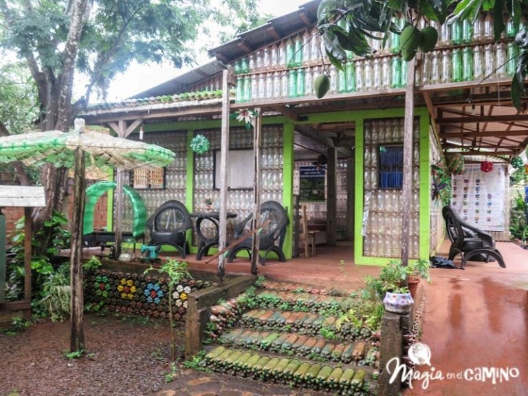 Casa de las Botellas en Puerto Iguazú.