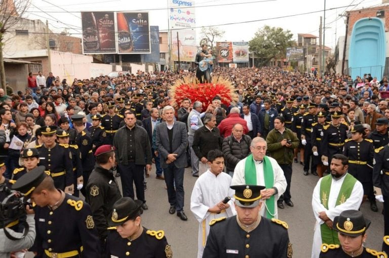 Procesión en honor a San Cayetano (web)