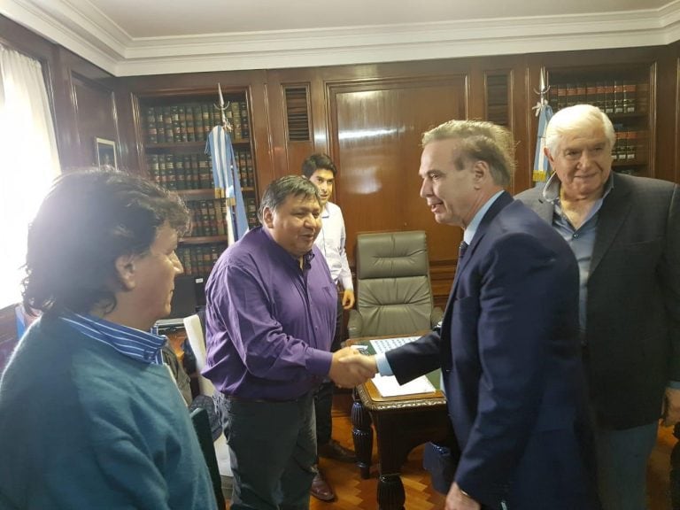 Pichetto fue parte del encuentro con los petroleros.