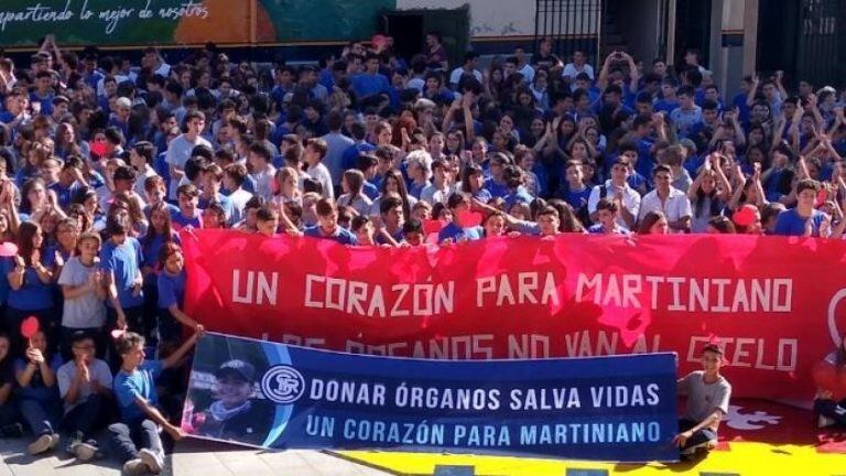 Alumnos del Nadino piden un corazón para Martiniano.