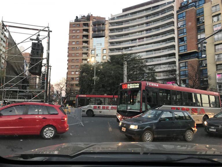 El escenario armado por la CGT para la marcha de este viernes en Córdoba ha generado enormes complicaciones en el tránsito.