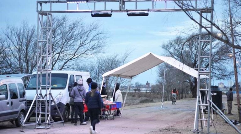 En la entrada al predio instalaron un arco sanitizante para los vehículos (Vía Santa Rosa)