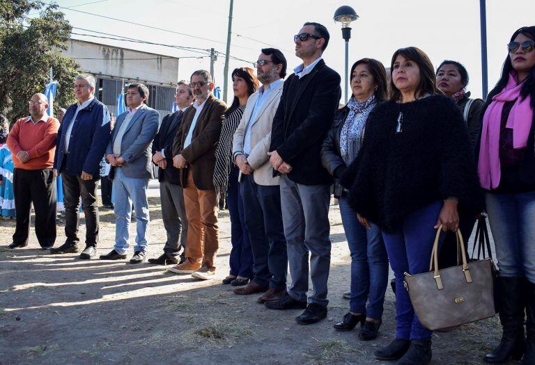 Autoridades que presenciaron el acto en el barrio 17 de Agosto.