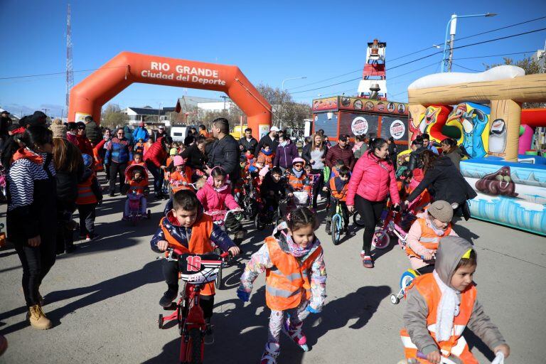 El Jardín de Infantes "Arco Iris" realizó la "Bicicleteada 2019"