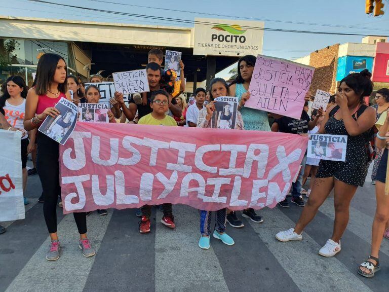 Marcha por Ailén y Julieta.