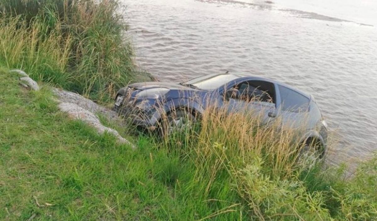 Río Cuarto: perdió el control de su vehículo y cayó al río