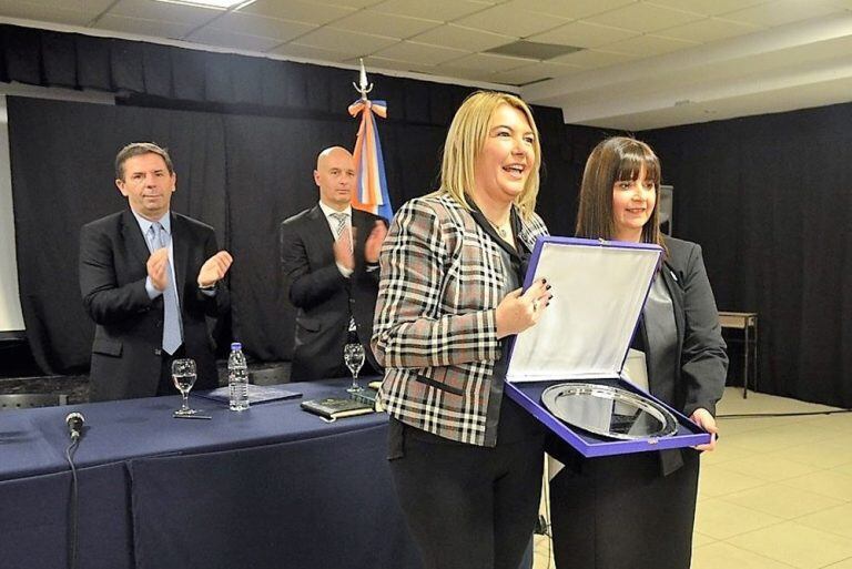 La gobernadora de Tierra del Fuego, Rosana Bertone con la Nueva jueza Federal