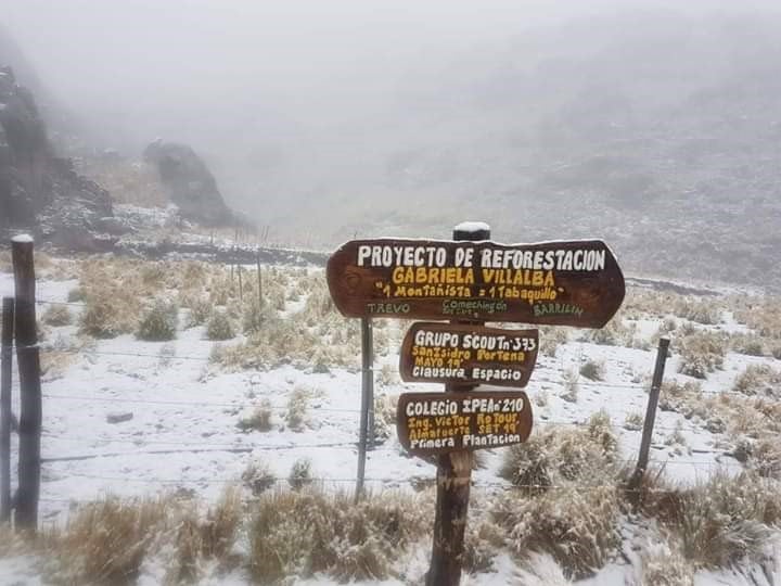 El cerro se cubrió de blanco en pleno octubre