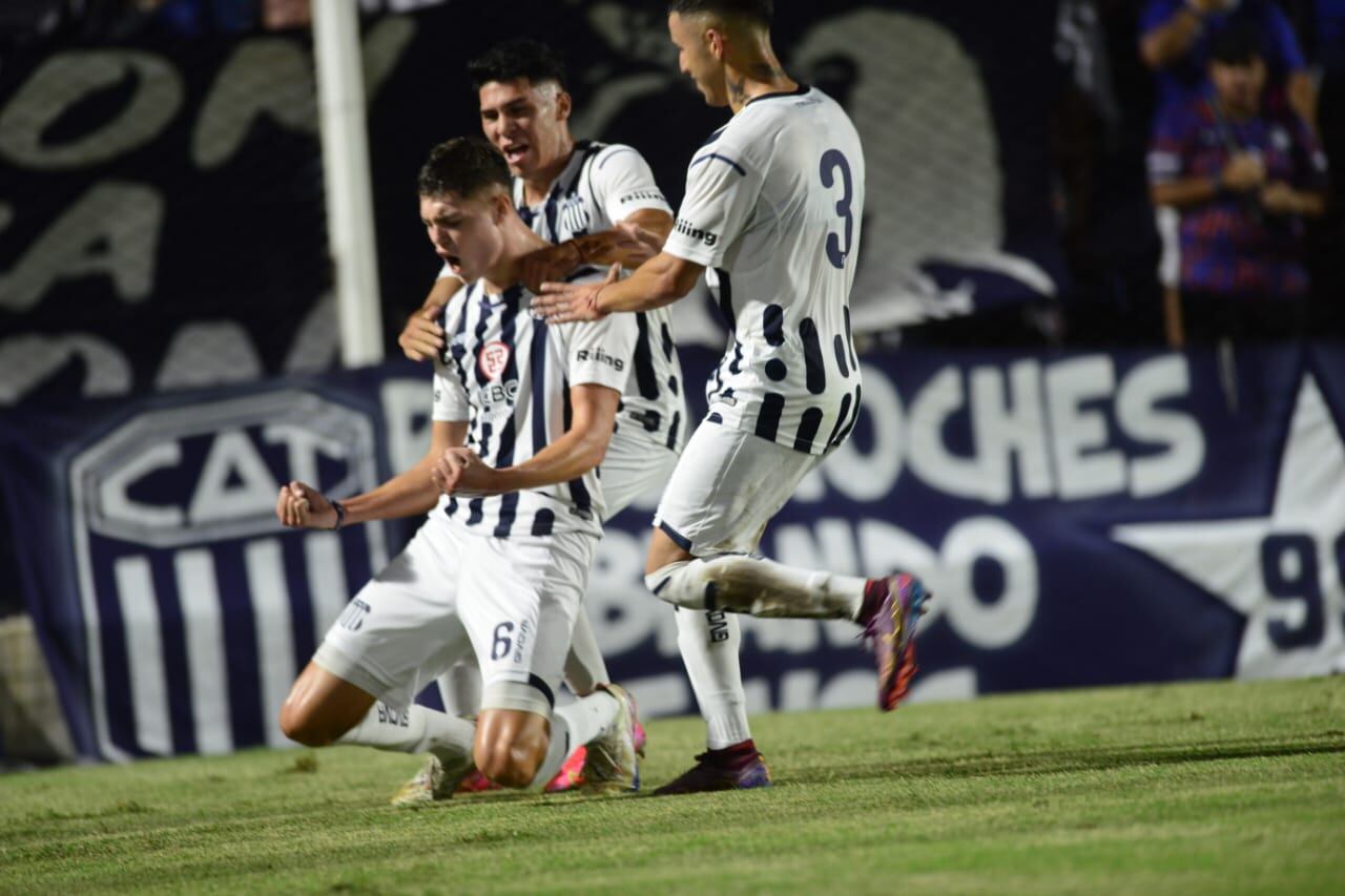 Talleres venció 5-1 a Instituto en el estadio La Boutique de Barro Jardín, en el marco del partido del torneo de Reserva de la Liga Profesional. (Javier Ferreyra / La Voz)