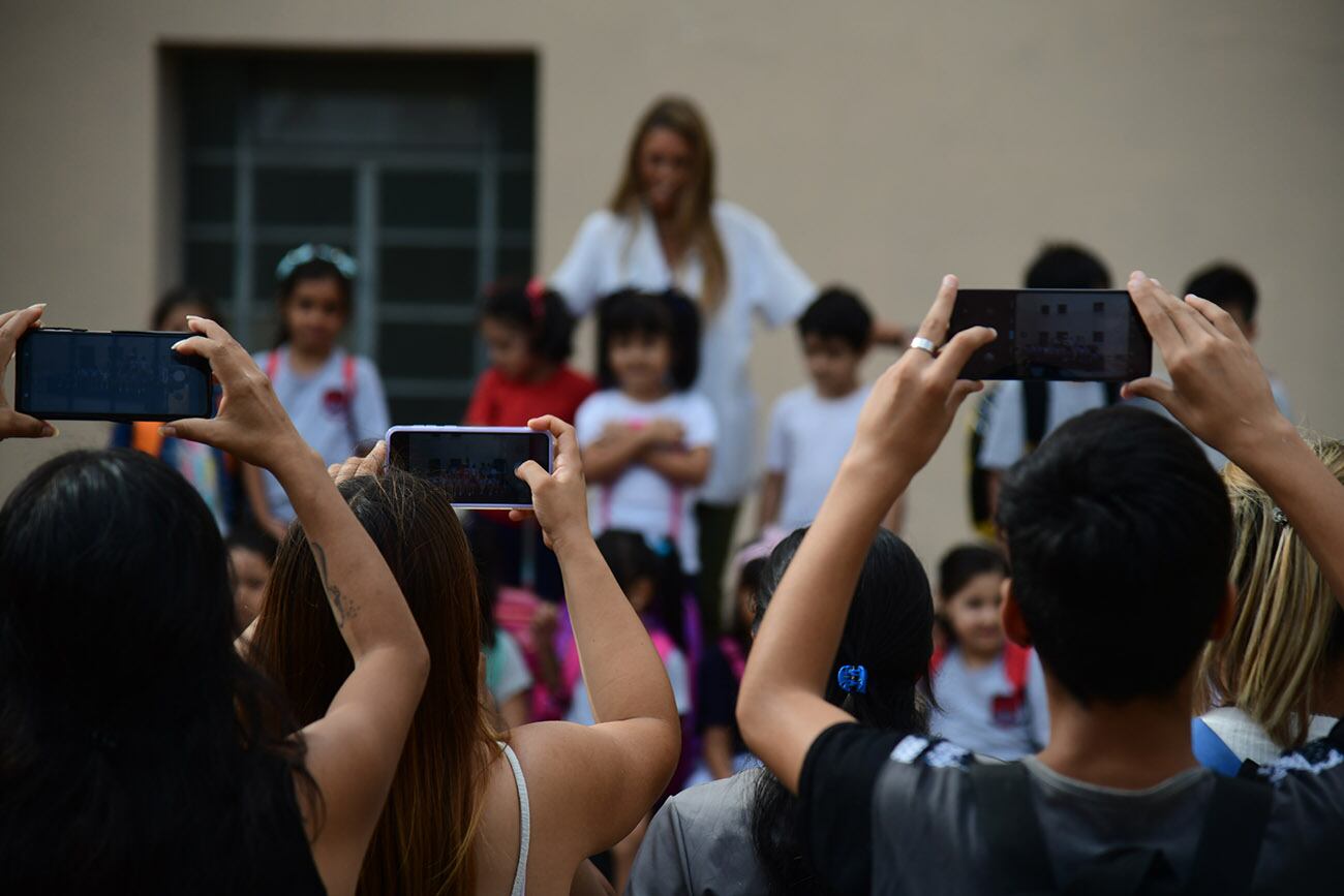 Inicio del año lectivo 2024 periodo de adaptacion para los niños que ingresan a primer grado en la escuela Presidente Yrigoyen ( Ramiro Pereyra /La Voz) 