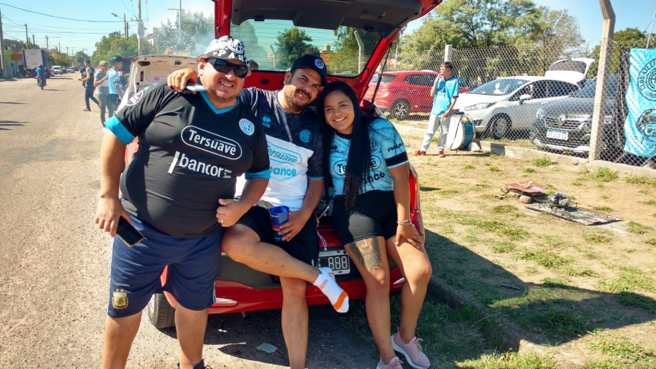 Hinchas de Belgrano en La Rioja para el partido de Copa Argentina. (La Voz).