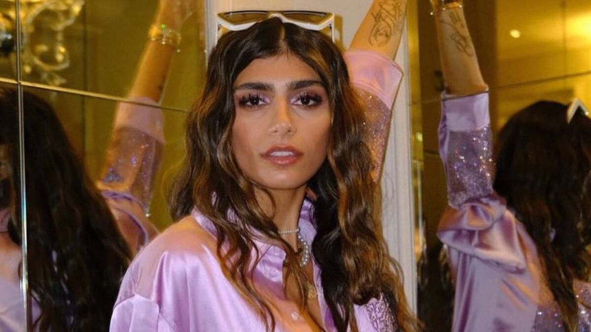 Mia Khalifa le dijo “no” a la censura y compartió una foto en body underboob y bucaneras