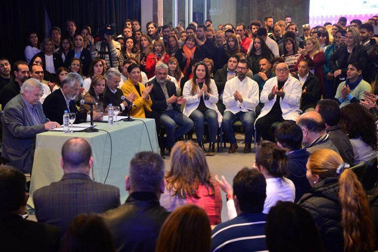 El Gobierno de San Luis y la facultad de Medicina de la UBA firmaron un convenio.