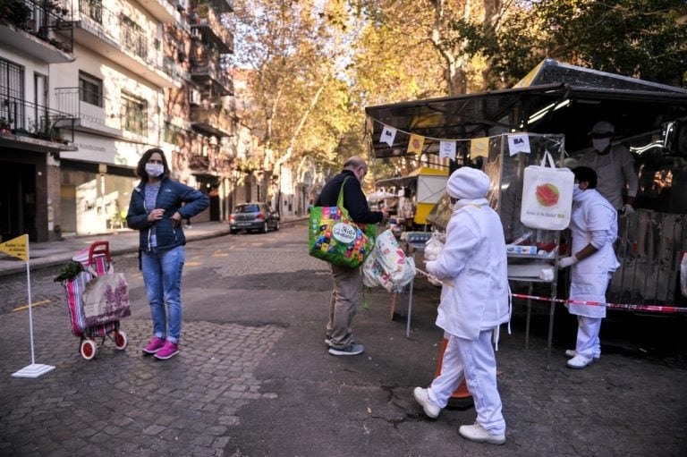 Las ferias barriales del Gobierno de la Ciudad volvieron a los barrios porteños. (Clarín)