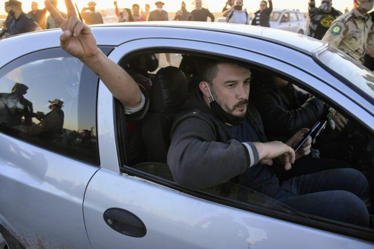 Desalojo en Entre Ríos de la familia Etchevehere. (Foto: Clarín)