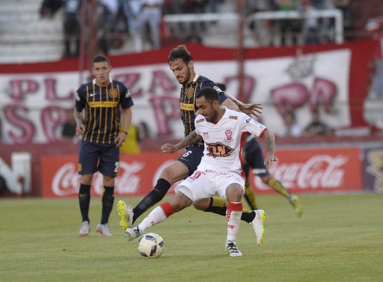 DYN800, BUENOS AIRES 29/10/2016, HURACAN VS CENTRAL FOTO:DYN/RODOLFO PEZZONI. cancha de huracan  campeonato torneo primera division 2016 futbol futbolistas partido huracan rosario central