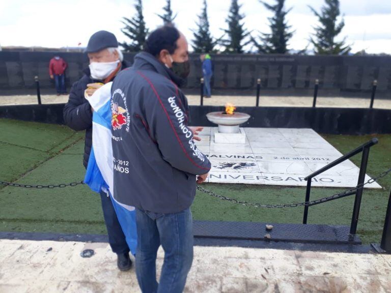 Veteranos de Guerra presenciaron el acto. Ejemplo de verdadero compromiso con la Patria.