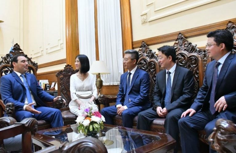 Gustavo Valdés recibió a inversores chinos.