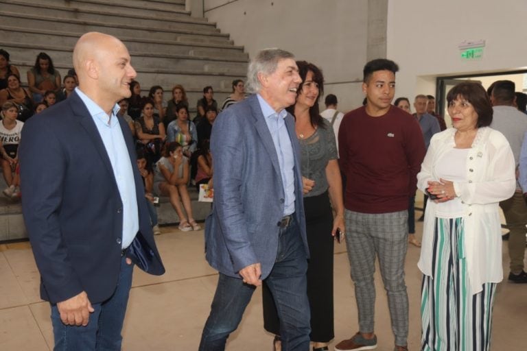 El Ministro de Desarrollo Social de la Provincia, Carlos Massei, presente en el estadio Arena de Villa Carlos Paz. (Foto: Municipal).