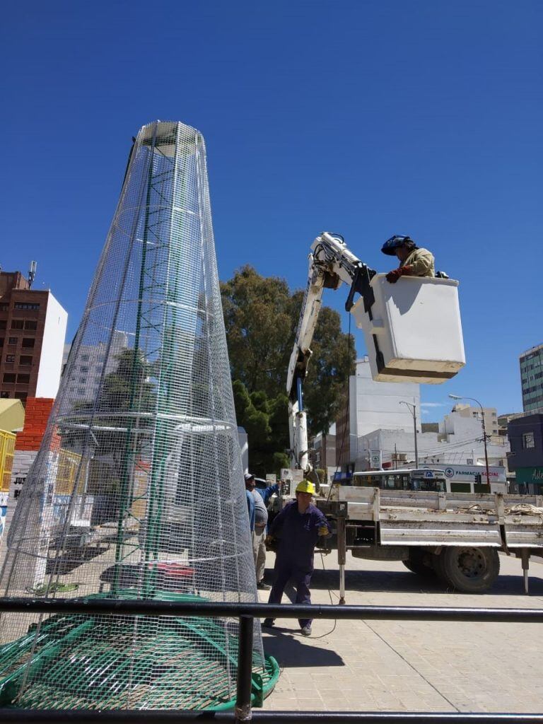 Está construido con materiales reciclados de la industria, en este caso donados por la operadora YPF.