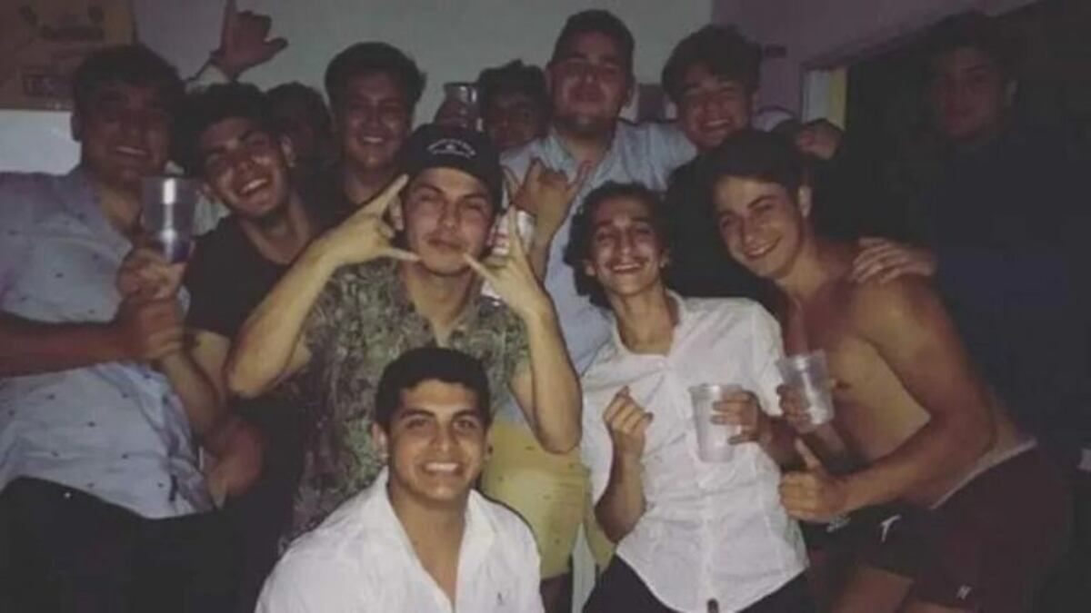La foto de "Pipo", el sospechoso 11, y los rugbiers, después de asesinar a Fernando Báez Sosa