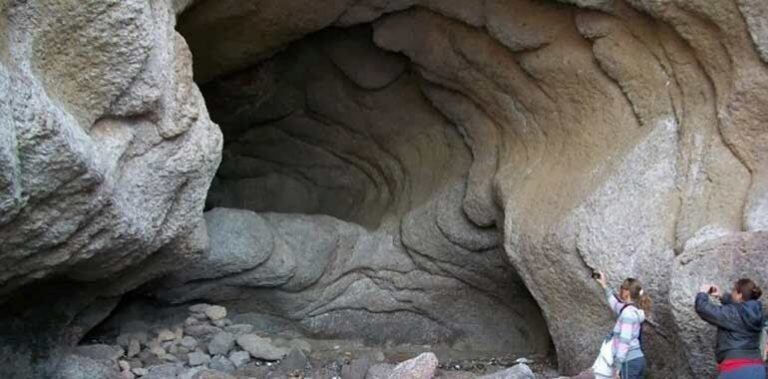 cueva de los leones