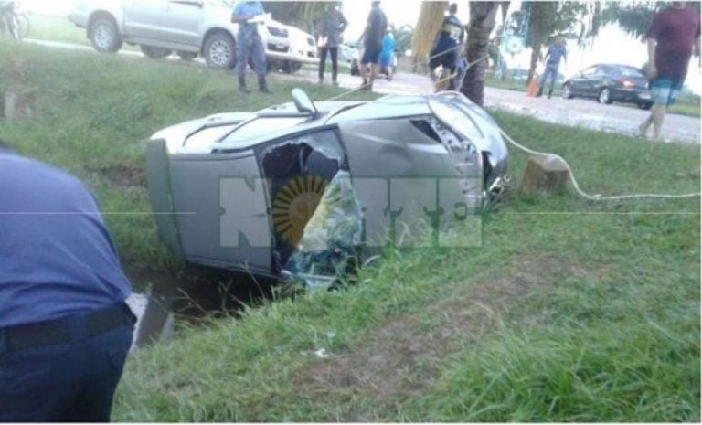 Testigos afirmaron que el conductor siguió de largo después de la curva. (Foto: Diario Norte).