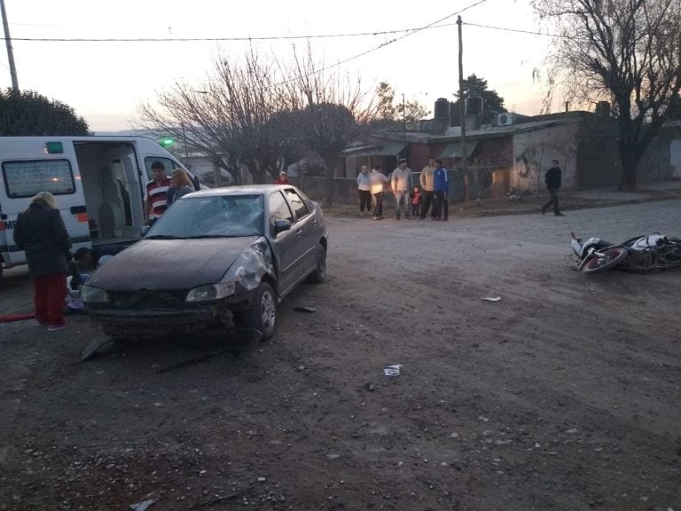 Lugar donde se produjo el accidente entre la motocicleta y el automóvil.