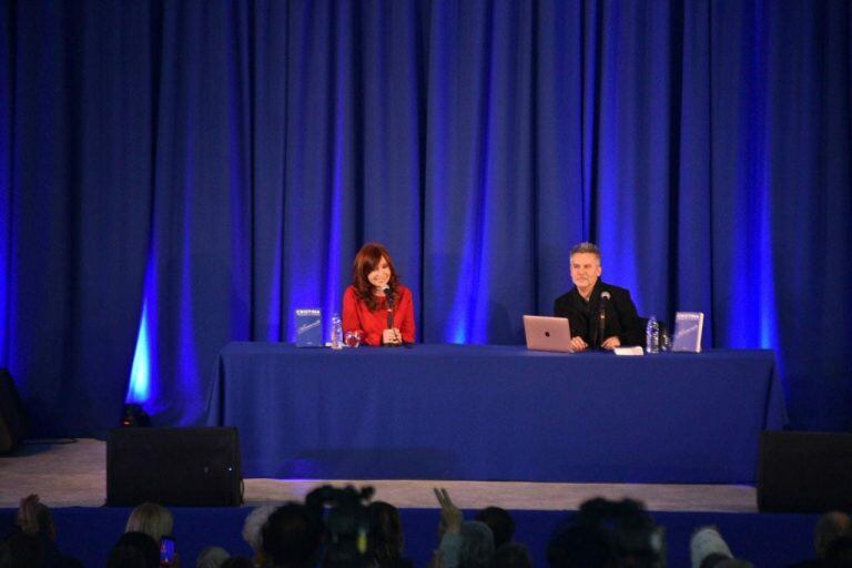 Cristina Kirchner en la presentación de su libro en La Plata. (Foto:Prensa Frente de Todos)