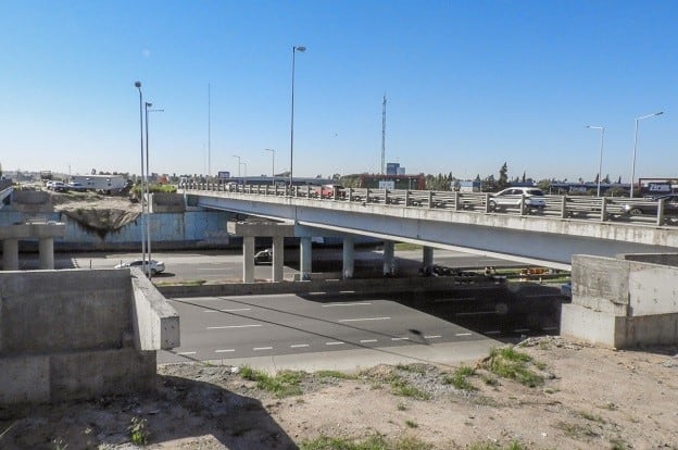 Corte de tránsito en avenida La Voz del Interior y Circunvalación.