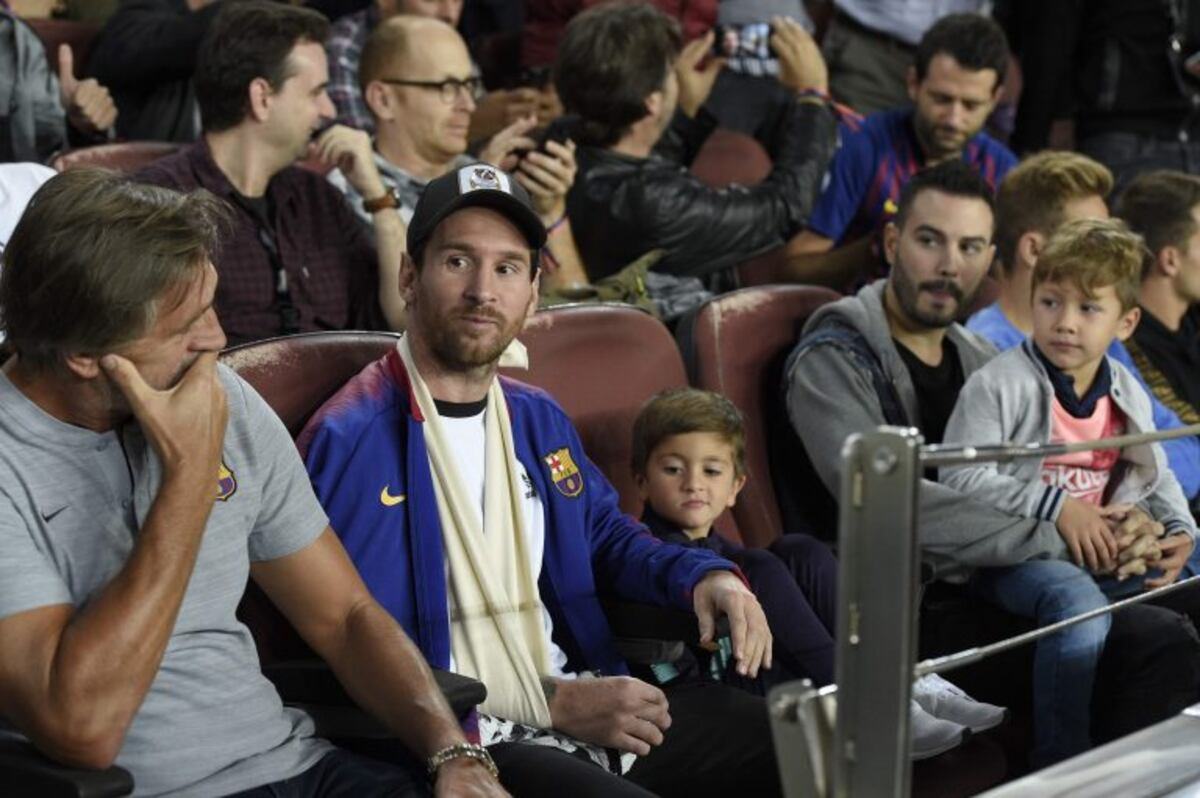 Lionel y Thiago Messi, espectadores de lujo en Barcelona