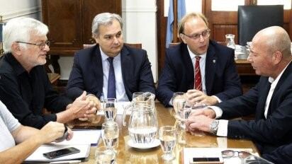 Este martes se realizó la primera reunión paritaria.