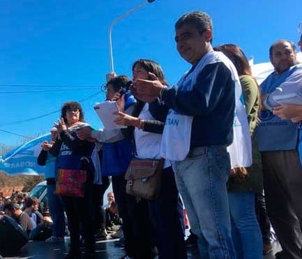 El acto de gremios en San Lorenzo por los despidos en la fábrica de Beltrán. (Diario Síntesis)