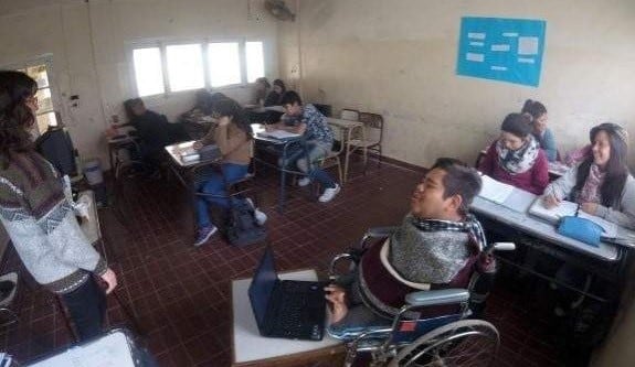 Cristian Miranda en uno de los cursos en la escuela donde asistía.