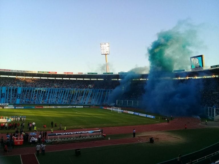 Así fue el recibimiento a Talleres y Belgrano.