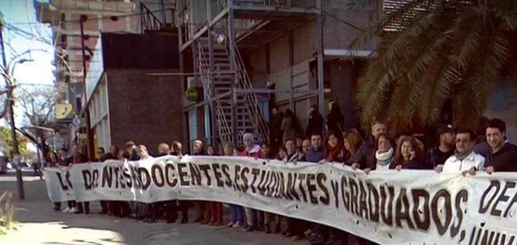 Coad continúa de paro en Rosario.