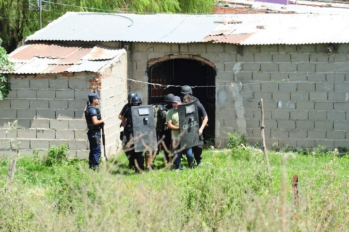 El asesinato se produjo poco después del mediodía en Alto Verde frente a varios testigos.