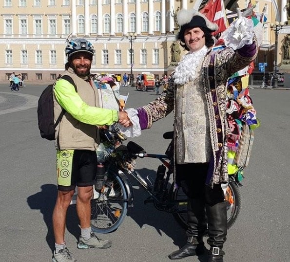 Un total de 40 países recorrió durante su aventura en bicicleta.