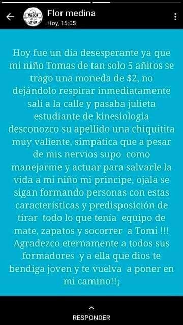 La madre del niño que casi muere ahogado.