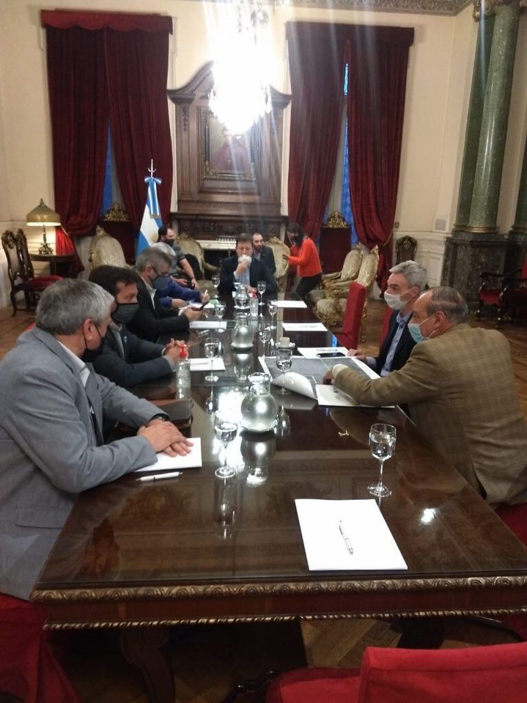 Carlos Sánchez con el Ministro de Transporte Mario Meoni