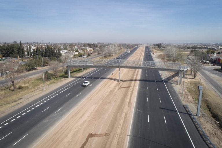 Nuevos tramos de la avenida Circunvalación de tres manos se habilitaron este viernes.