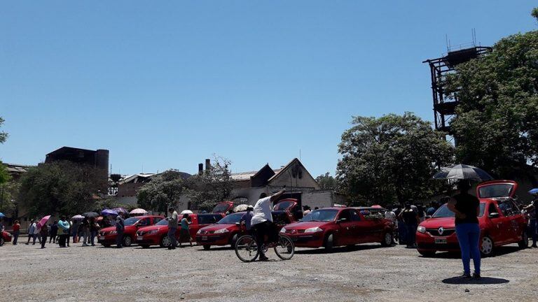 "Todo un pueblo despide a sus obreros en el mismo lugar donde perdieron la vida trágicamente", publicó el sitio sampedreño AQN.