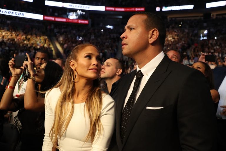 Jennifer López, junto a Alex Rodríguez. Foto: Christian Petersen/Getty Images/AFP