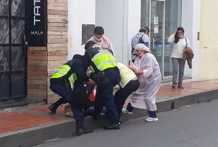 Se cruzó con la amante su marido en pleno centro y las tuvo que separar la policía. (QuePasaSalta)